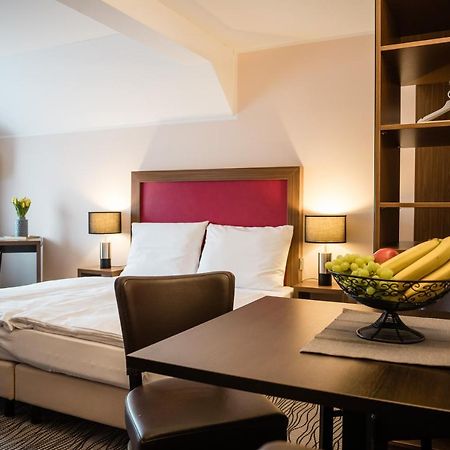 Point Hotel Apartments And Rooms Дрезден Екстериор снимка