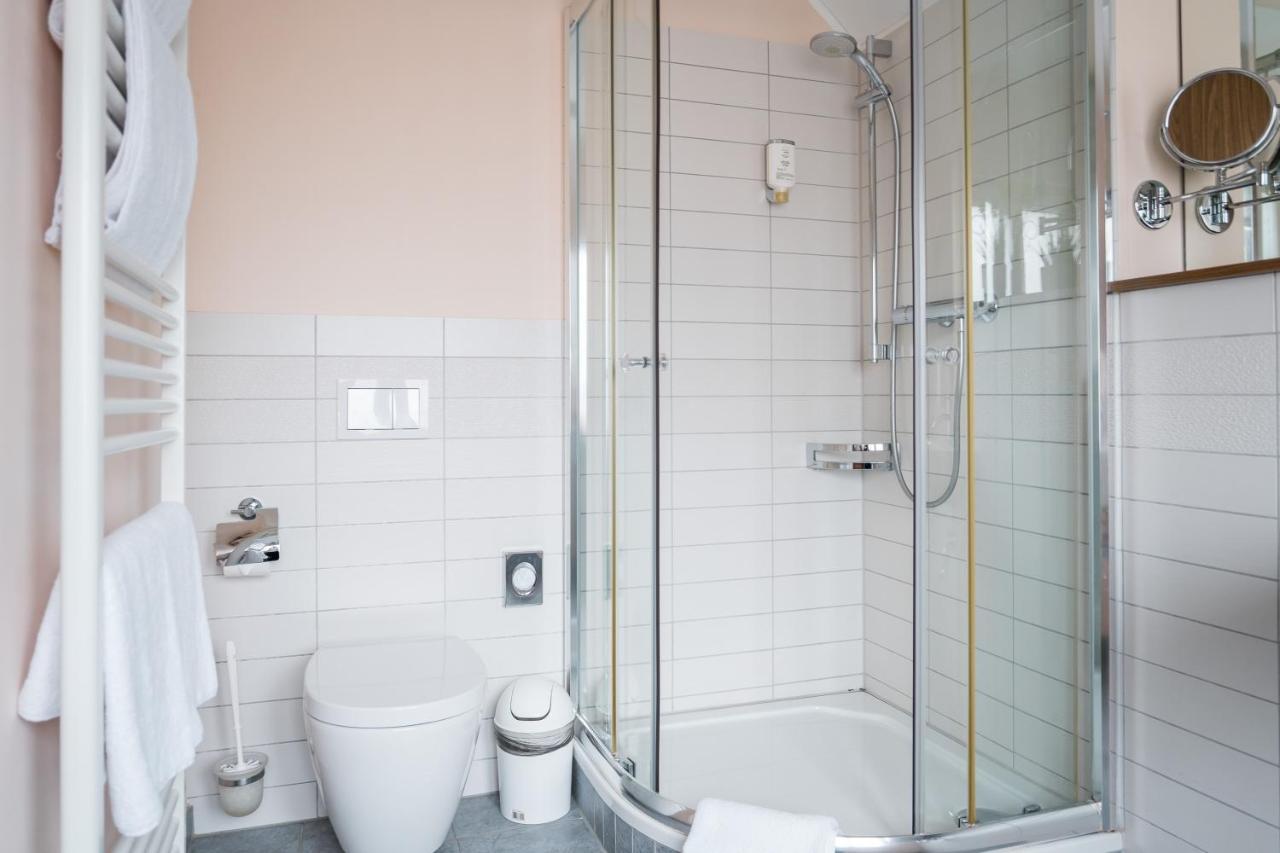 Point Hotel Apartments And Rooms Дрезден Екстериор снимка