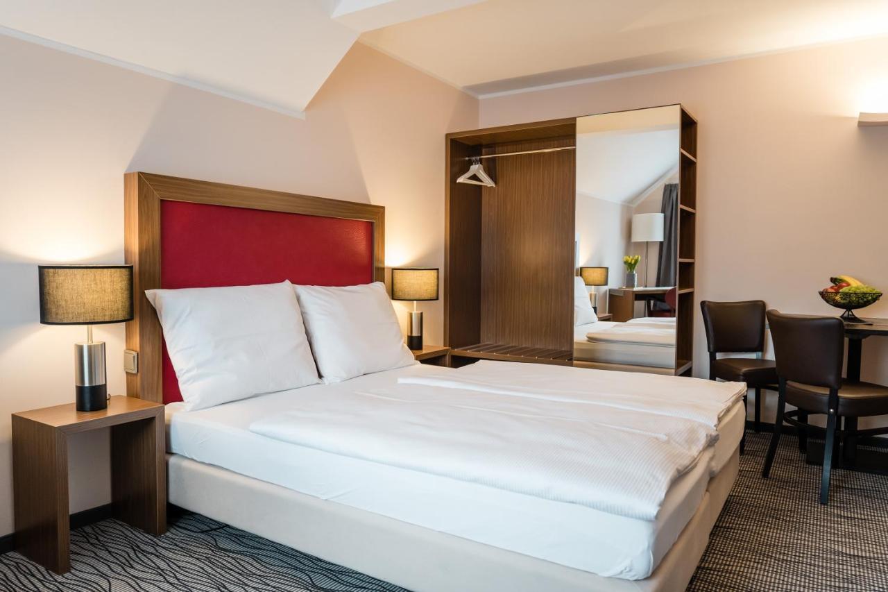 Point Hotel Apartments And Rooms Дрезден Екстериор снимка