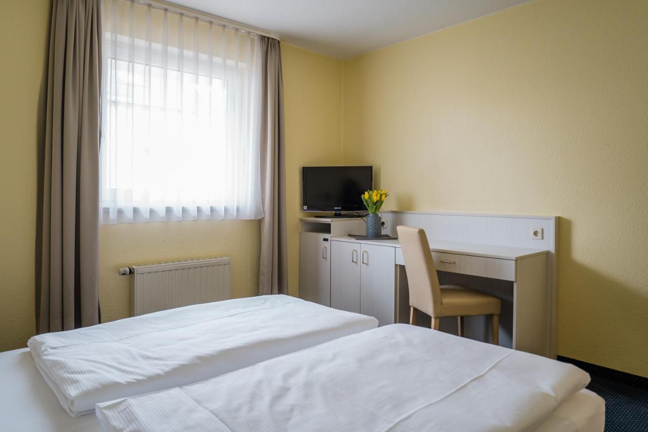 Point Hotel Apartments And Rooms Дрезден Екстериор снимка