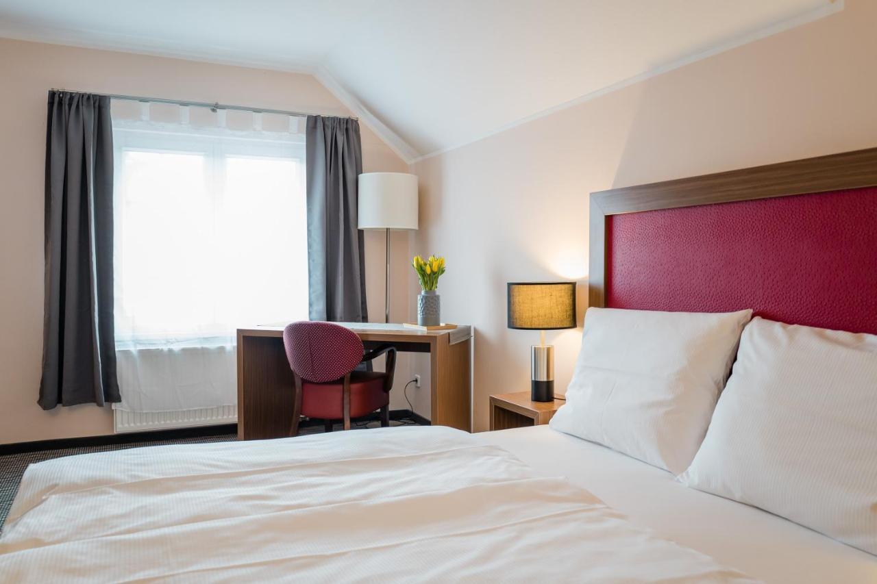 Point Hotel Apartments And Rooms Дрезден Екстериор снимка