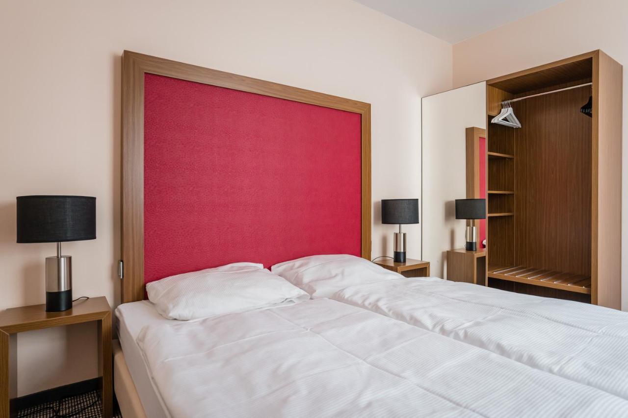 Point Hotel Apartments And Rooms Дрезден Екстериор снимка